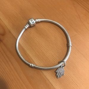 PANDORA | Chain w/ Hamsa Charm